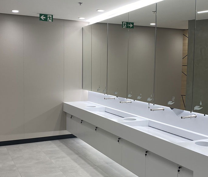 Rekonštrukcia toaliet v priestoroch Europa Shopping Center Banská Bystrica.